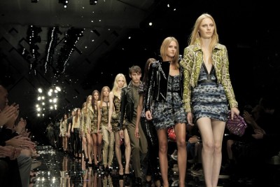 burberry prorsum spring summer 2011 womenswear show - finale